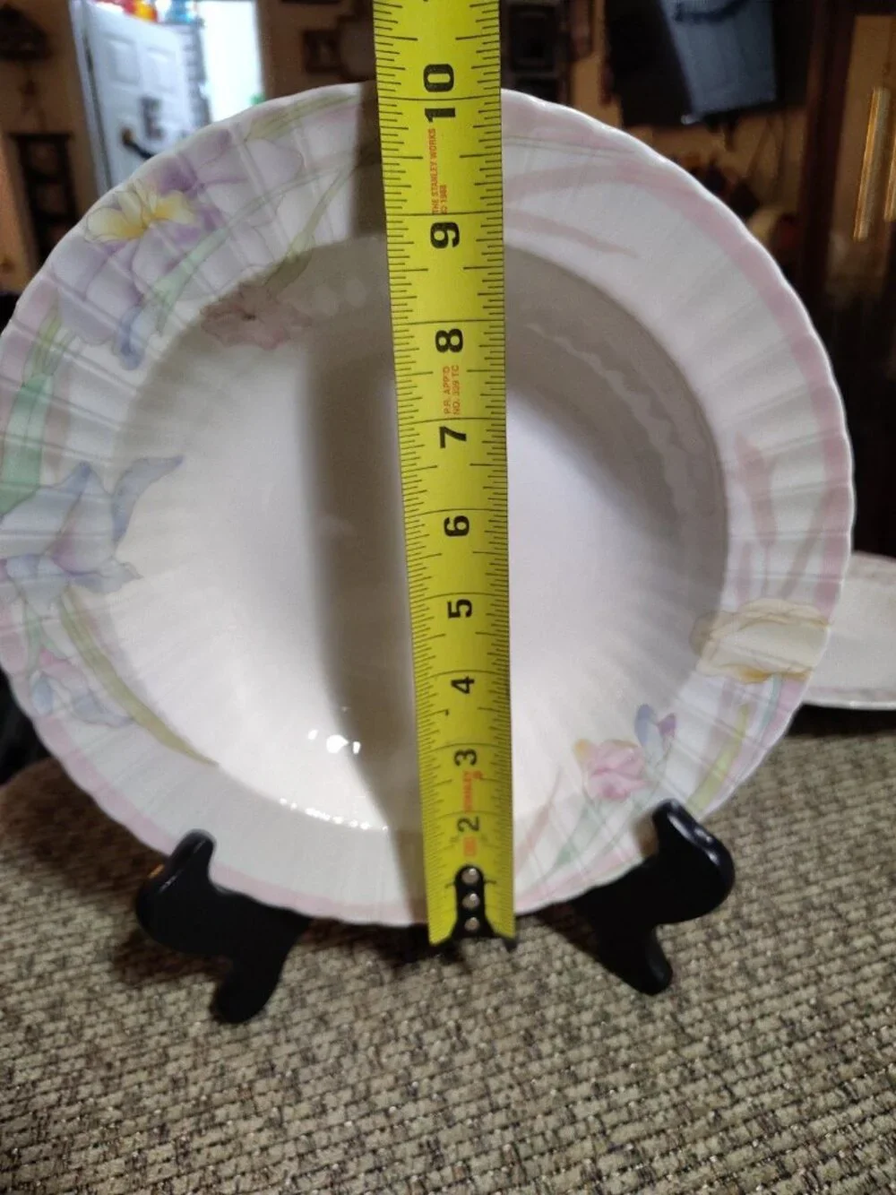 Mikasa Petite Pink Melody L9810 Bone China Round Vegetable Serving Bowl 10 1/4